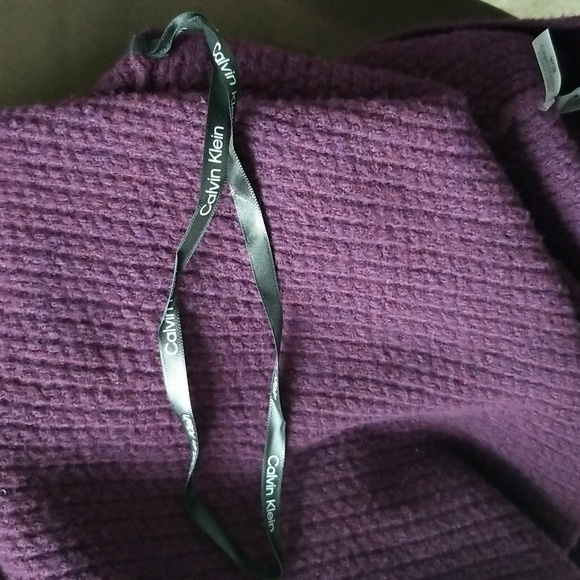 CK cozy hoodie sweater - Picture 9 of 10